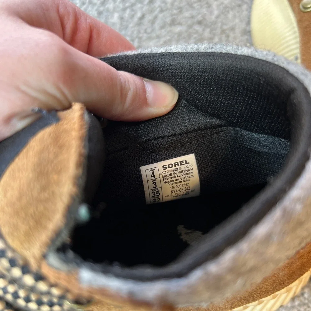 Sorel boots Kids 4 Brown Suede Winter Waterproof Lace Up out n about‎ conquest